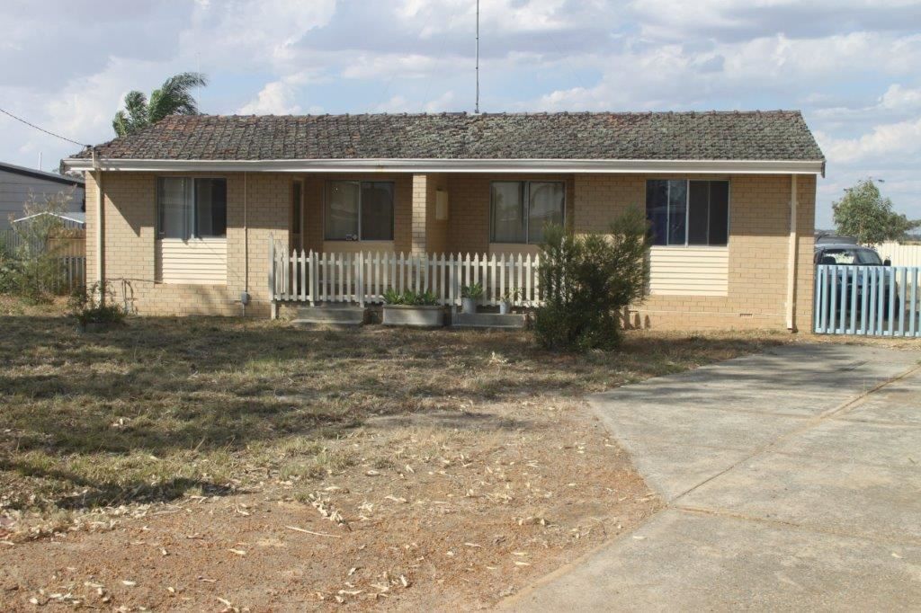 4 Lambert Crescent, Calingiri WA 6569, Image 0