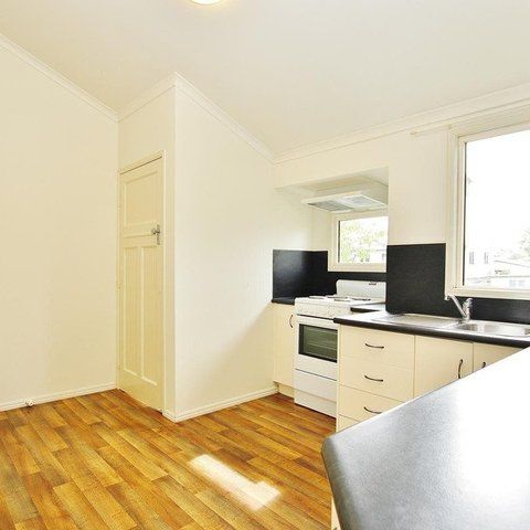 2 bedrooms Apartment / Unit / Flat in 2/23 Berserker Street BERSERKER QLD, 4701