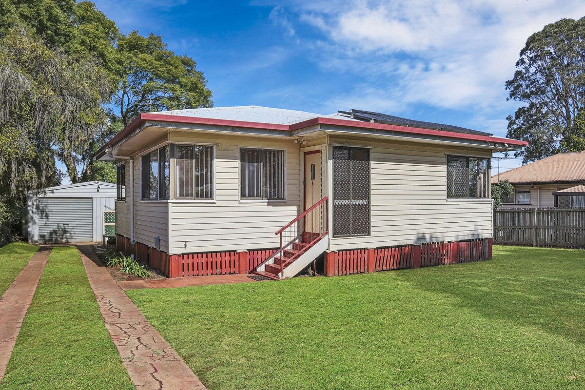 3 bedrooms House in 3 Gleeson Crescent HARLAXTON QLD, 4350