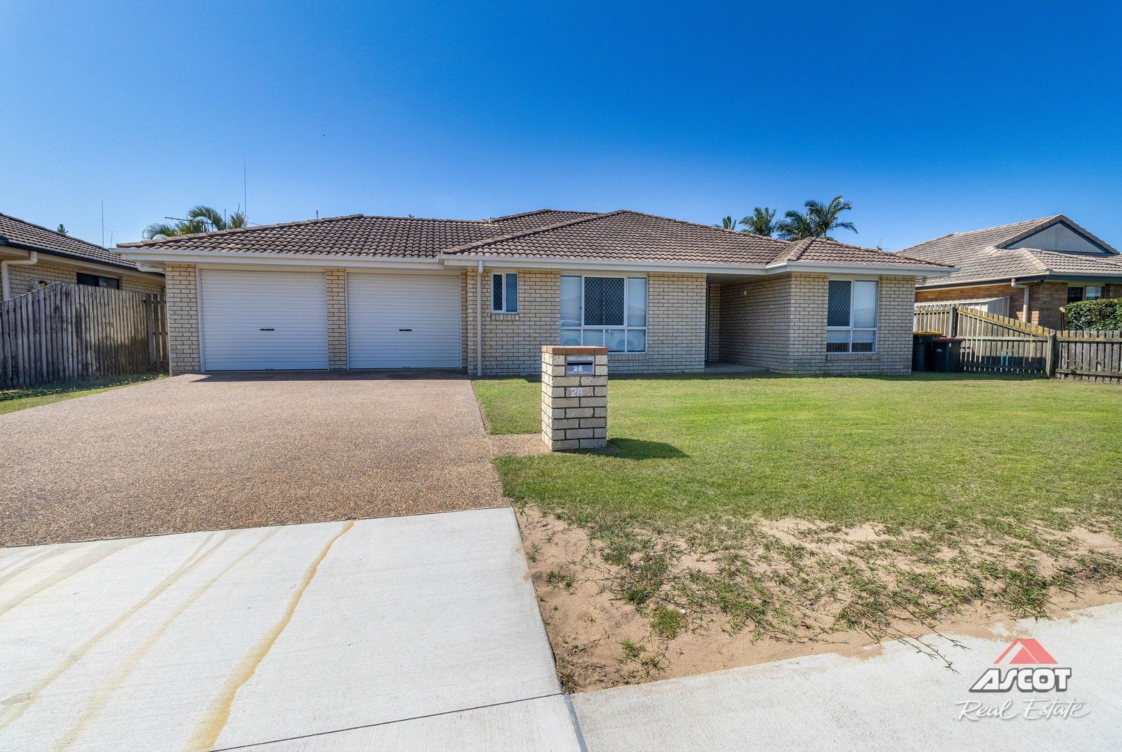 4 bedrooms House in 28 Searle Street THABEBAN QLD, 4670