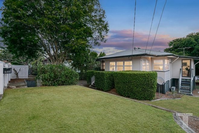 Picture of 121 Layard Street, HOLLAND PARK QLD 4121