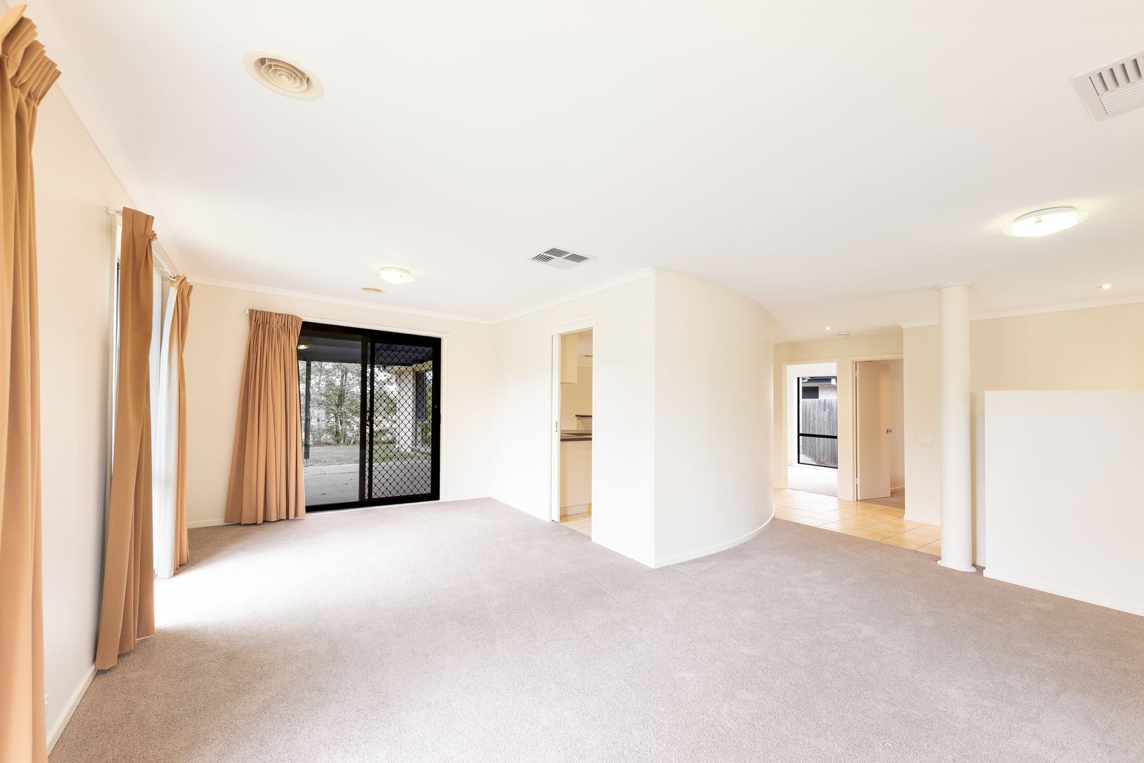 5/121 Streeton Drive, Stirling ACT 2611, Image 2