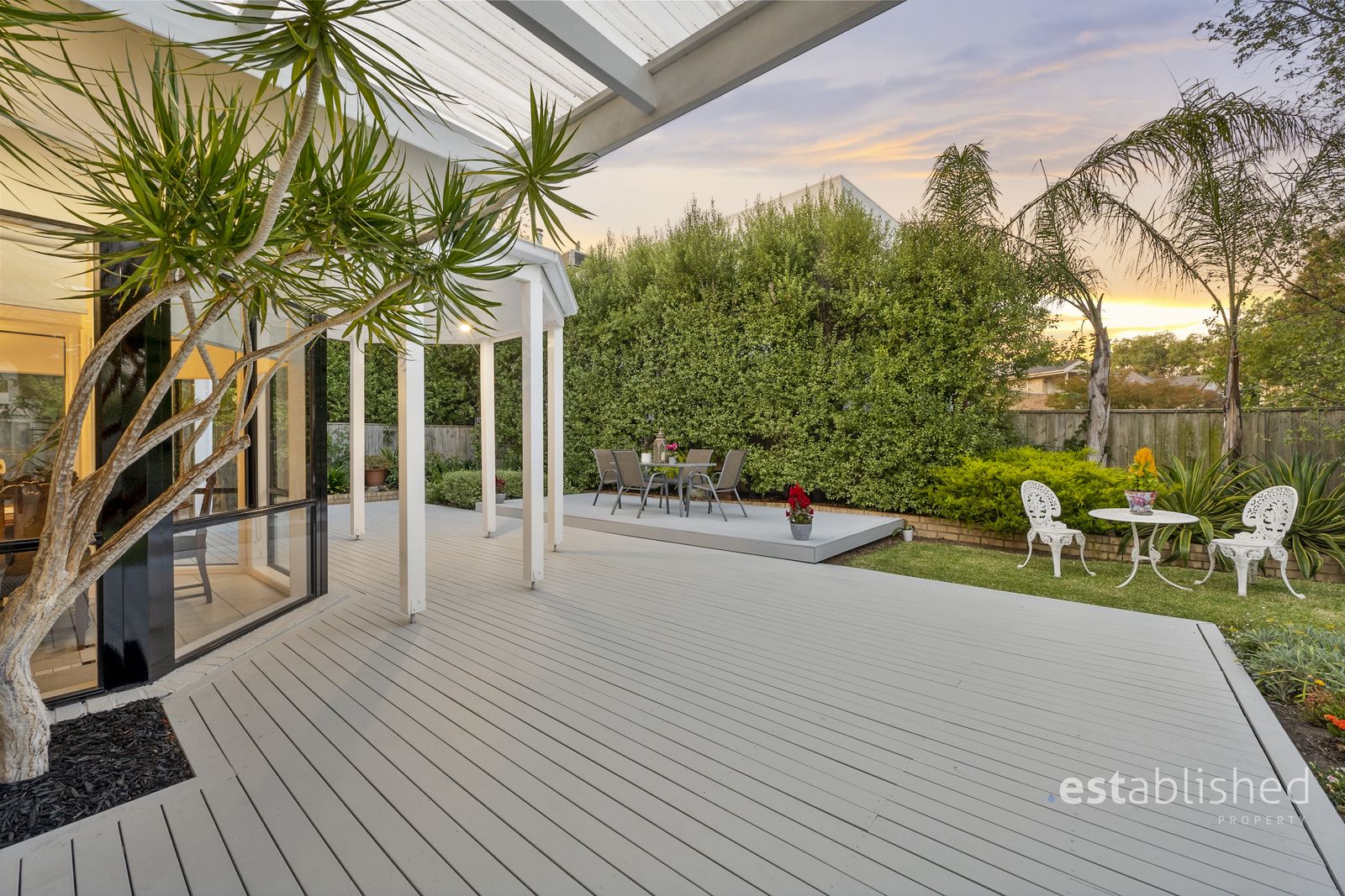 8 Classic Court, Sanctuary Lakes VIC 3030, Image 2