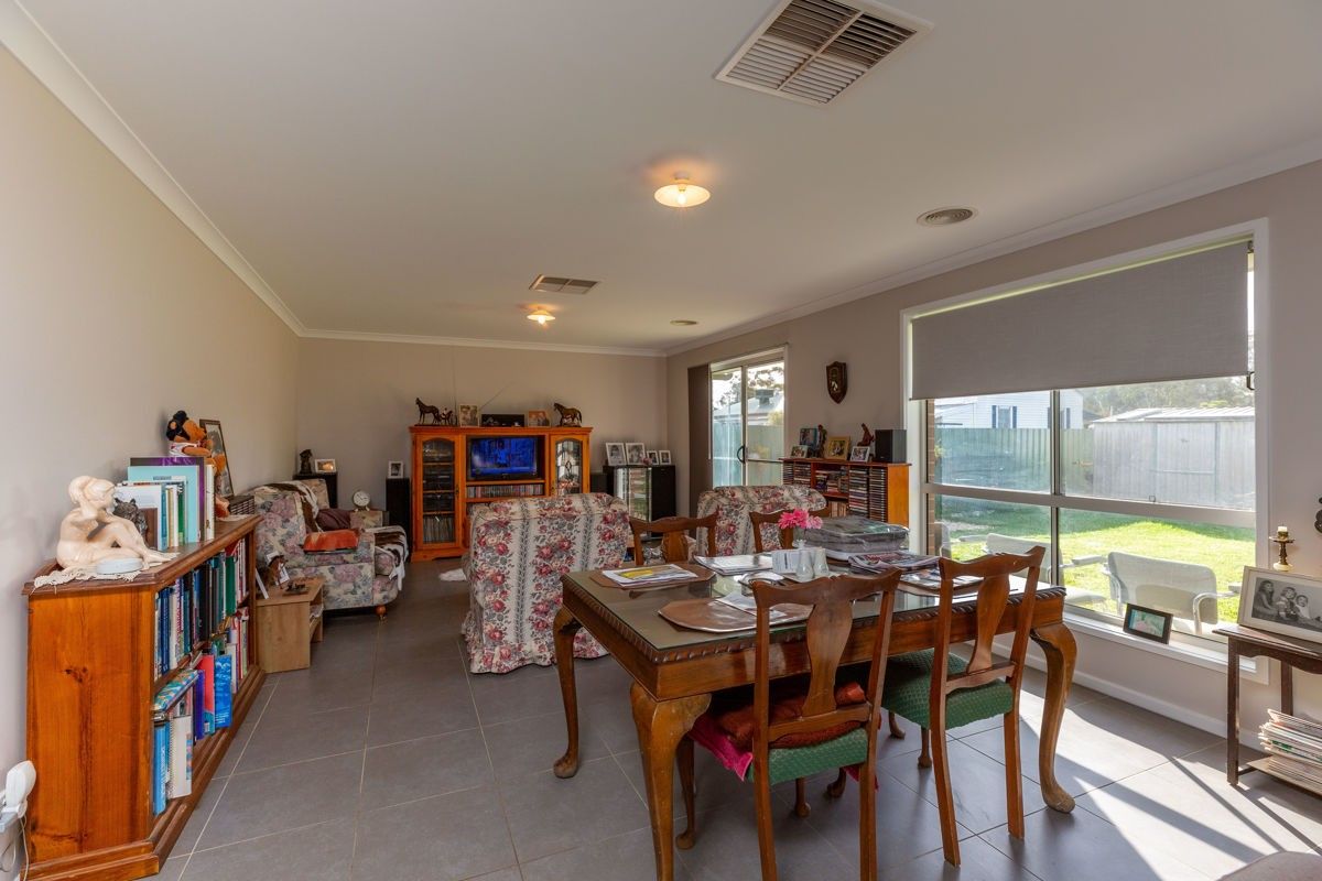 1B Elm St, Henty NSW 2658, Image 2