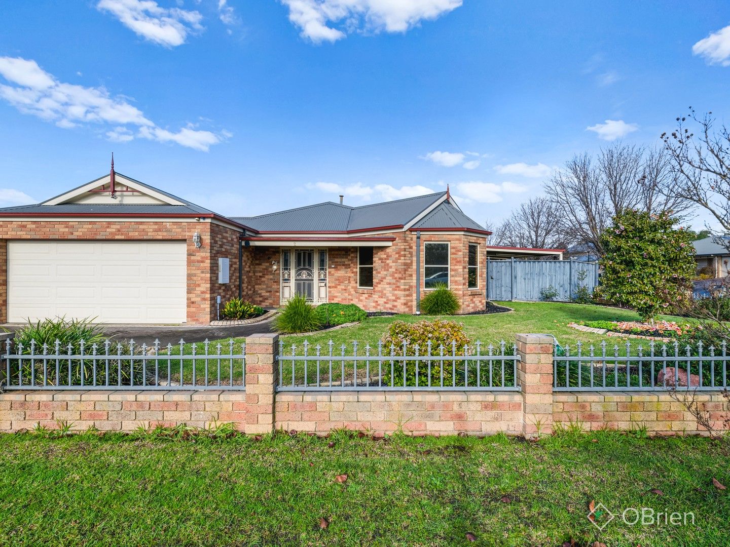 5 bedrooms House in 2 Shearers Court PAKENHAM VIC, 3810