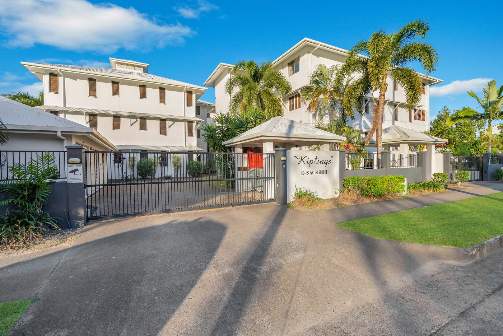 15/16-18 Smith Street, Cairns North QLD 4870
