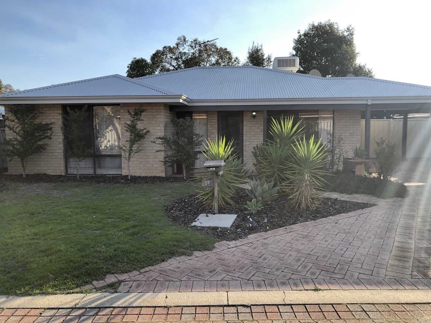 3 bedrooms House in 19 O'Farrell Close ATWELL WA, 6164