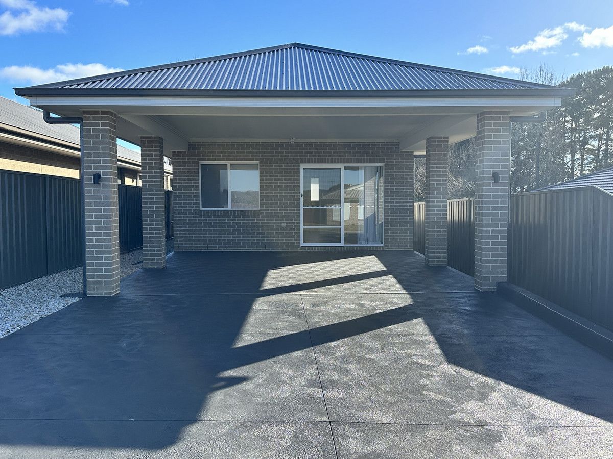 2 bedrooms House in 5a Henning Crescent WALLERAWANG NSW, 2845