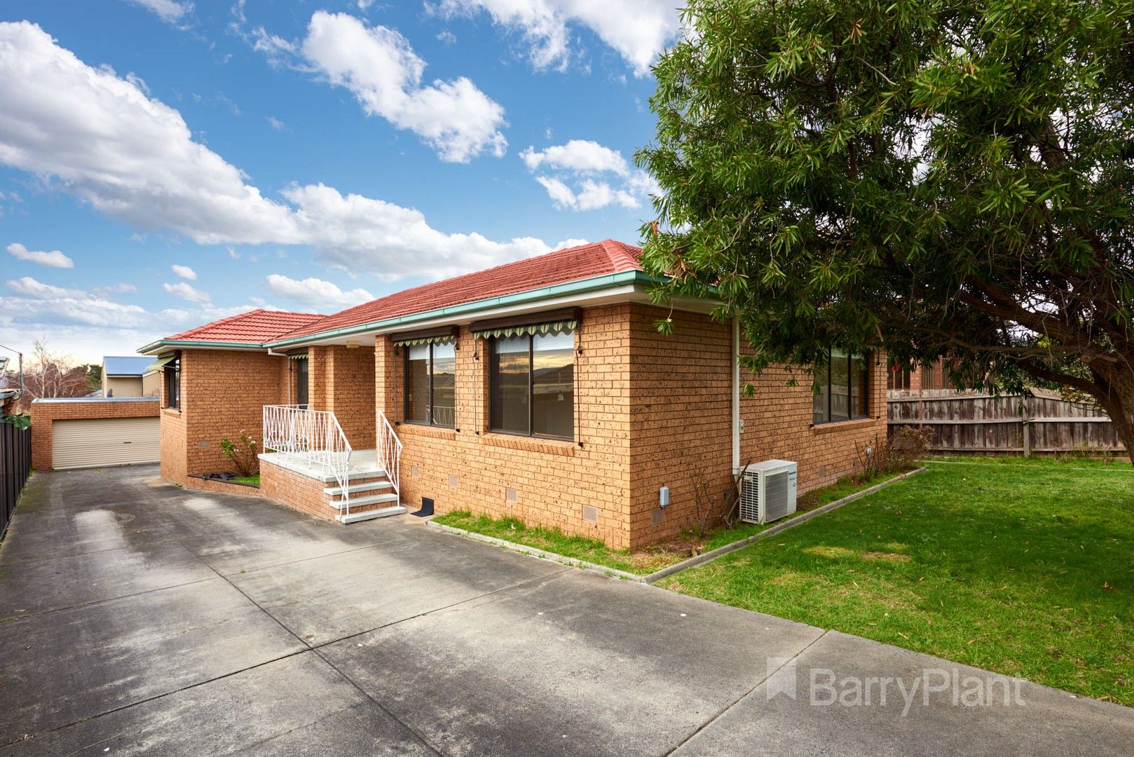 3 bedrooms House in 32 Marna Court NOBLE PARK VIC, 3174