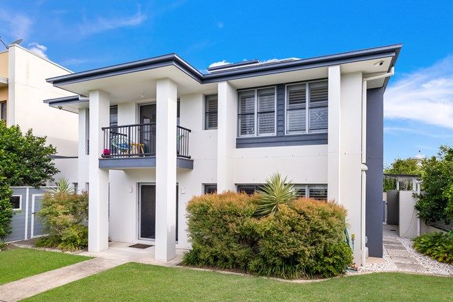 Picture of 1/45 Sickle Avenue, HOPE ISLAND QLD 4212