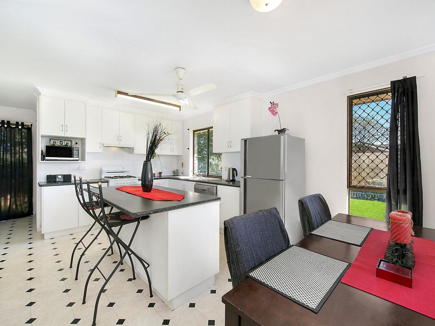 7 Yandilla Street, Newtown QLD 4350, Image 1