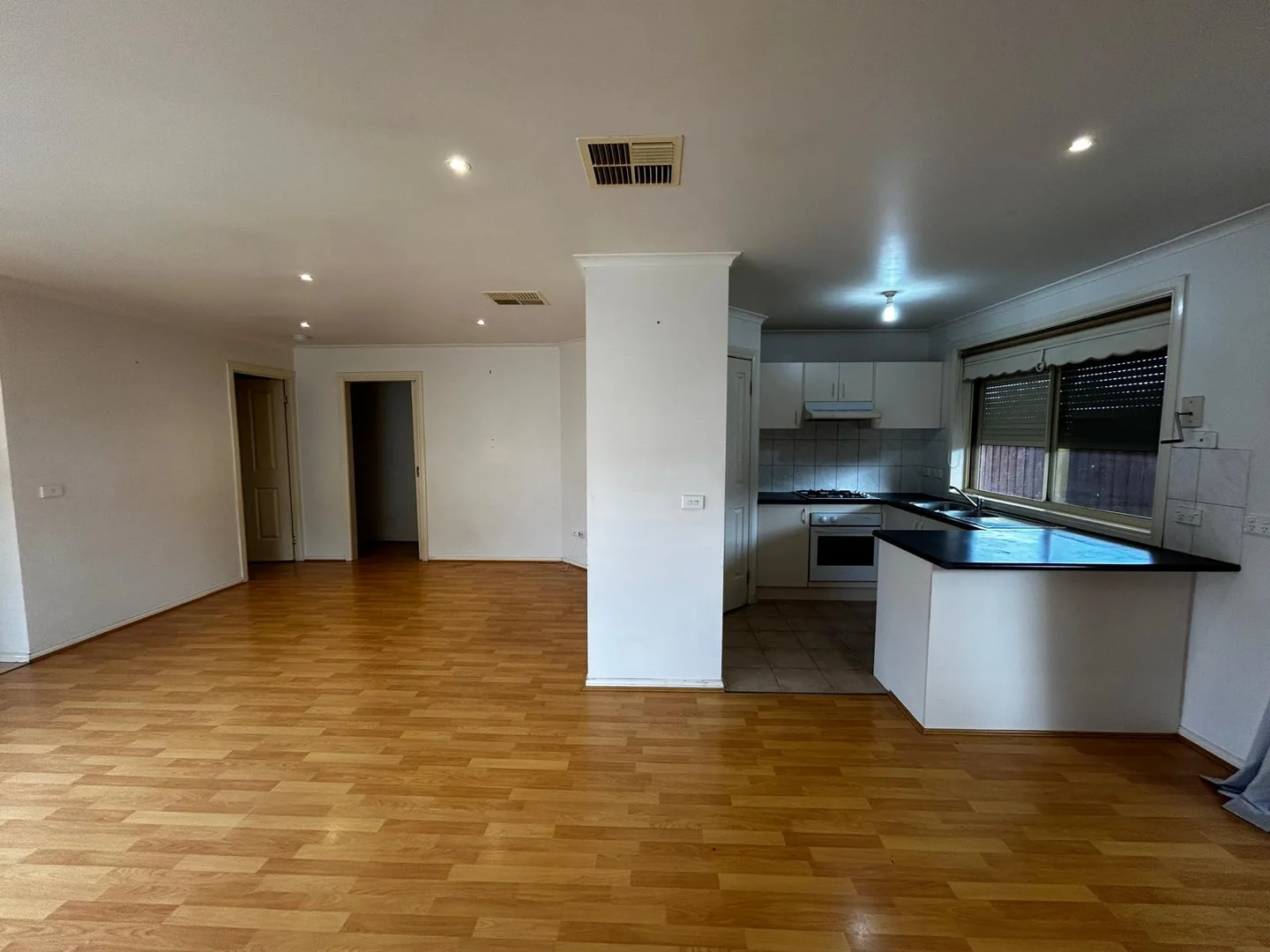 Additional image 4 of 3/6-8 STRABANE WAY, Hampton Park VIC 3976