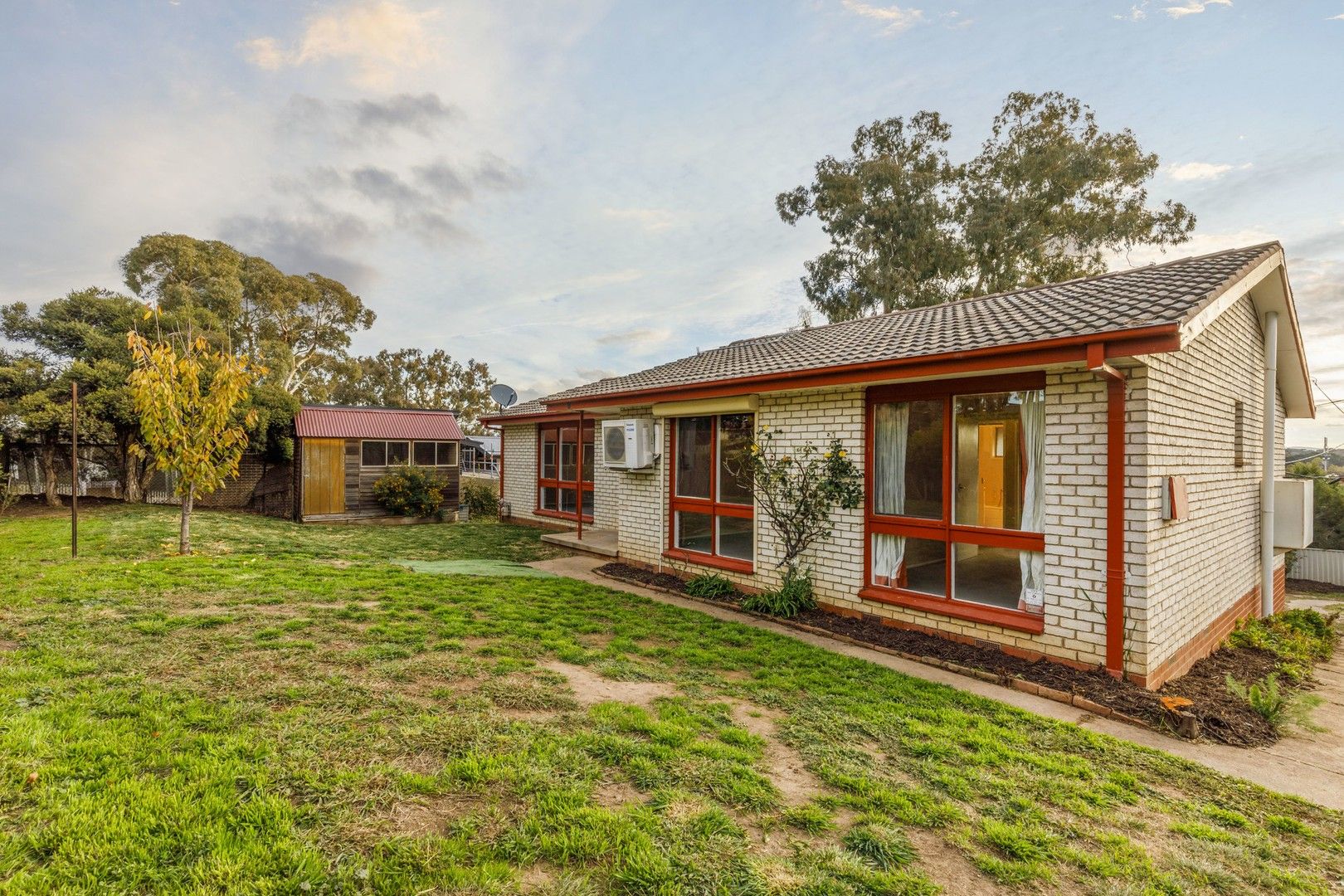 16 Kinalung Place, Giralang ACT 2617, Image 0