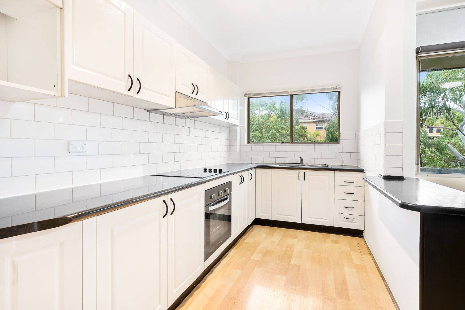 2 bedrooms Apartment / Unit / Flat in 10/2-6 King Street KOGARAH NSW, 2217