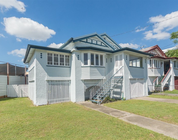 16 Logan Street, Greenslopes QLD 4120