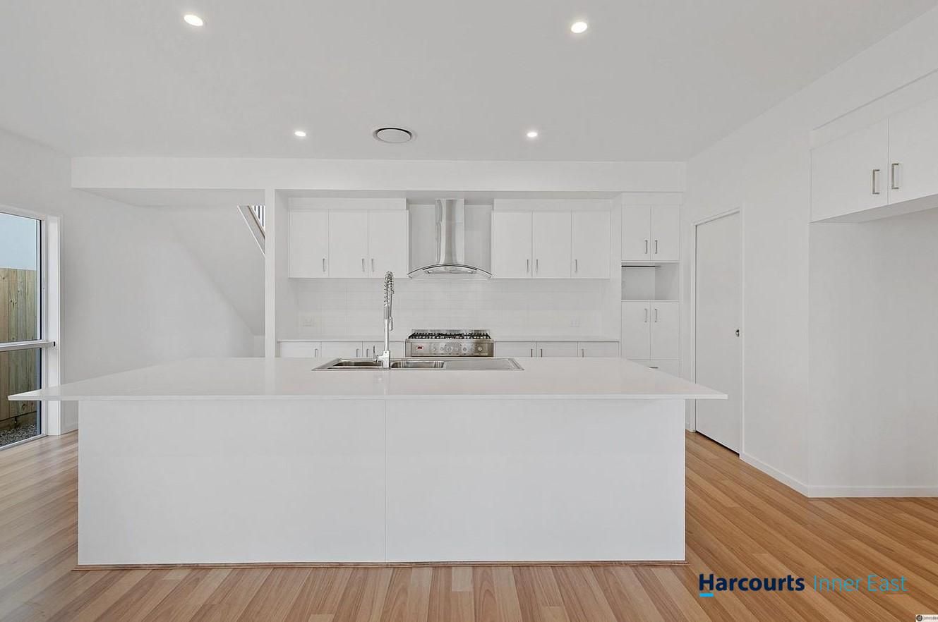 4 bedrooms House in 64 Armstrong Road CANNON HILL QLD, 4170