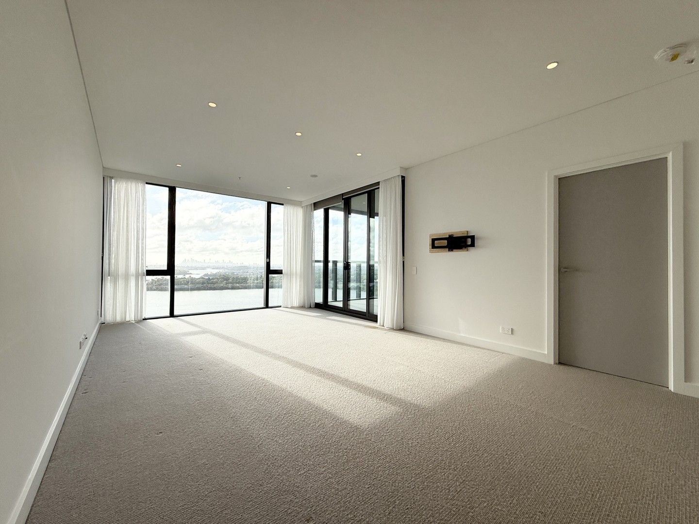 3 bedrooms Apartment / Unit / Flat in Level 17/36 Walker St RHODES NSW, 2138