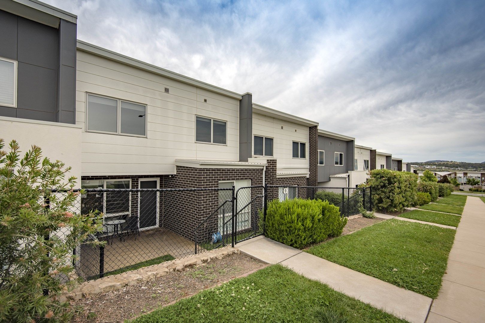9/11 Castan Street, Coombs ACT 2611 Townhouse For Rent Domain