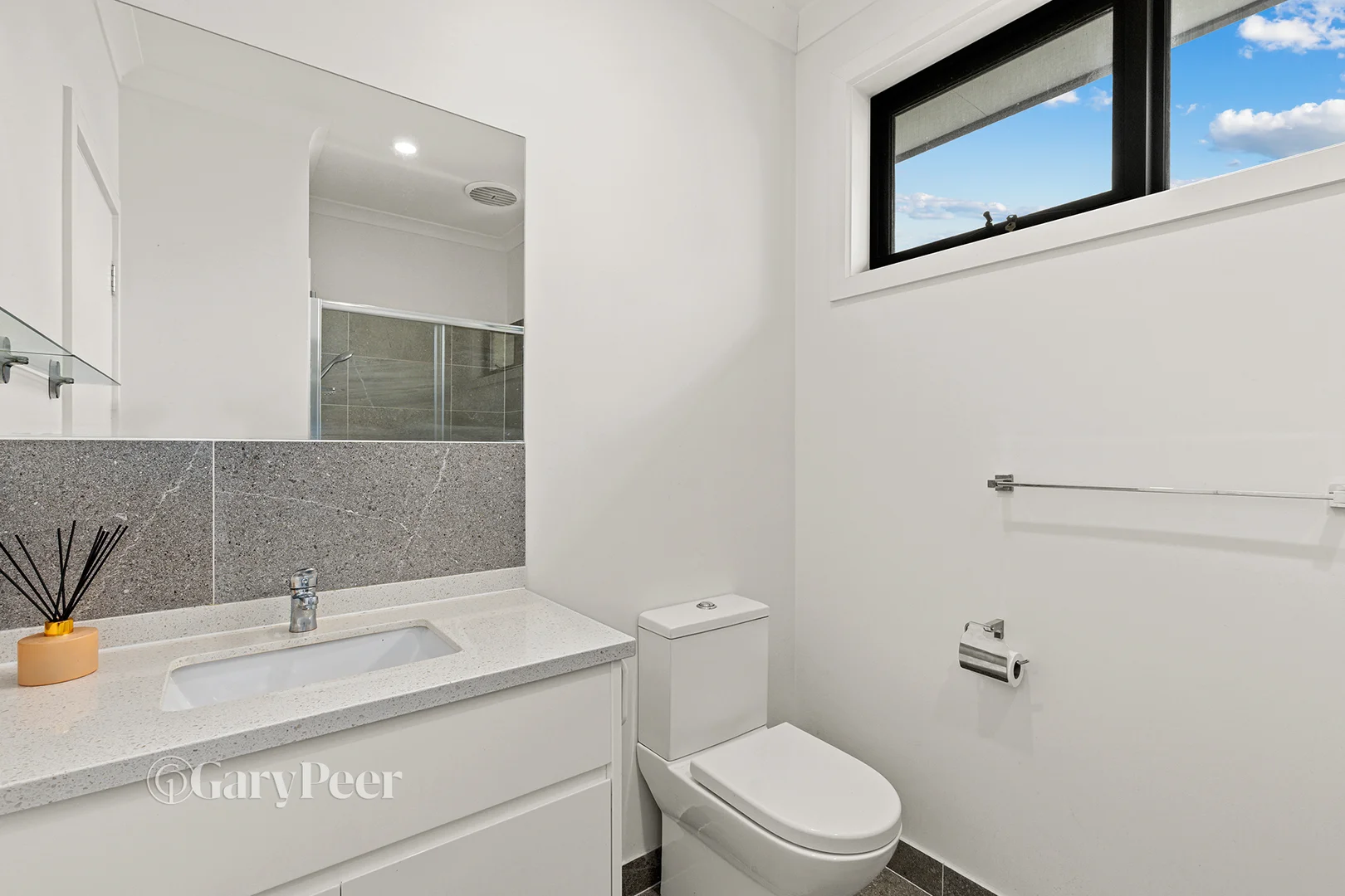 Additional image 7 of 2/35 Station St, Burwood VIC 3125