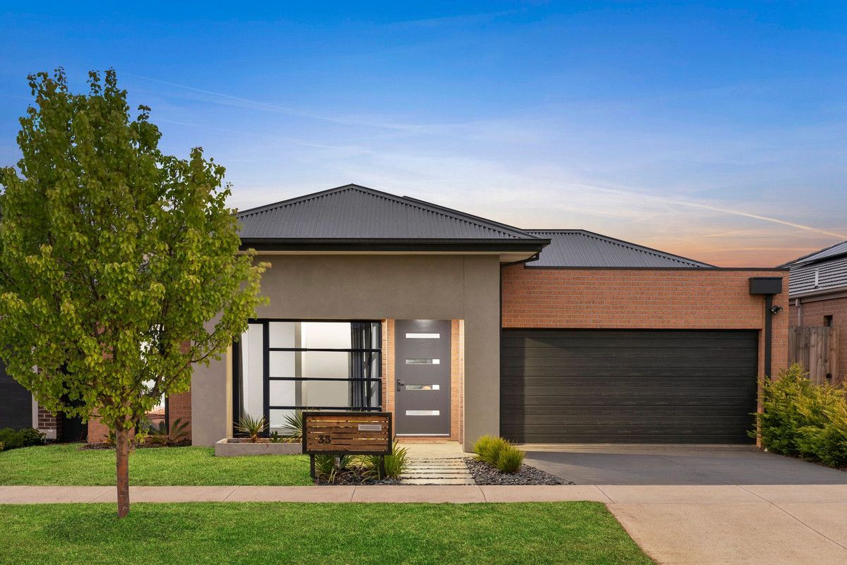 4 bedrooms House in 35 Magnetic Drive MOUNT DUNEED VIC, 3217