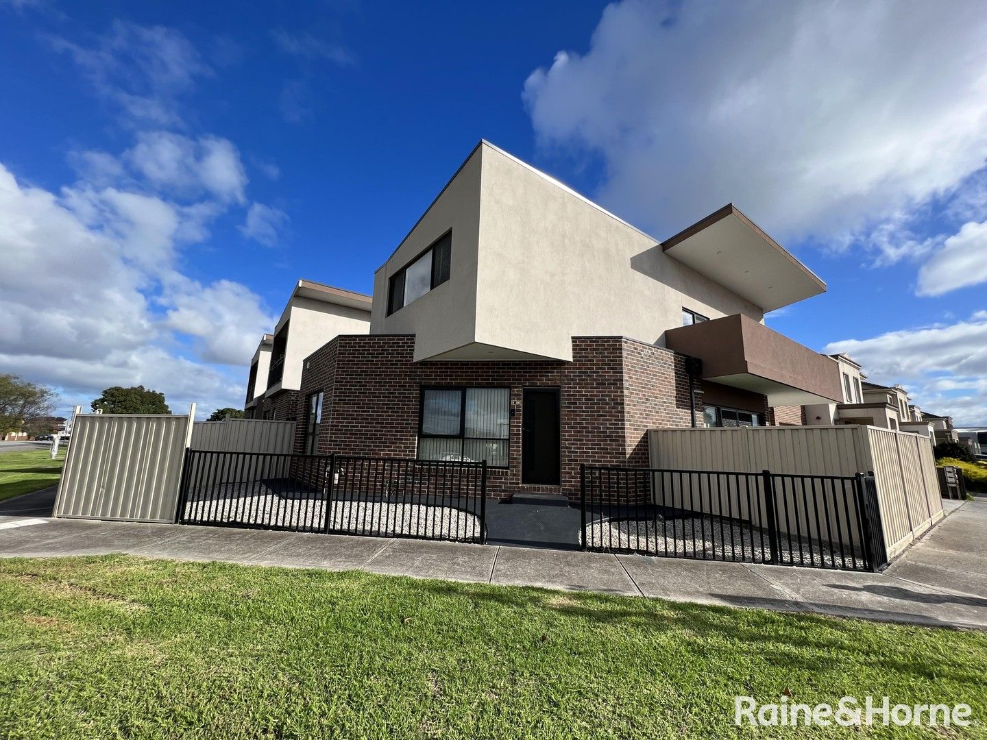 1/12 Tracey Terrace, Sunshine West VIC 3020, Image 0