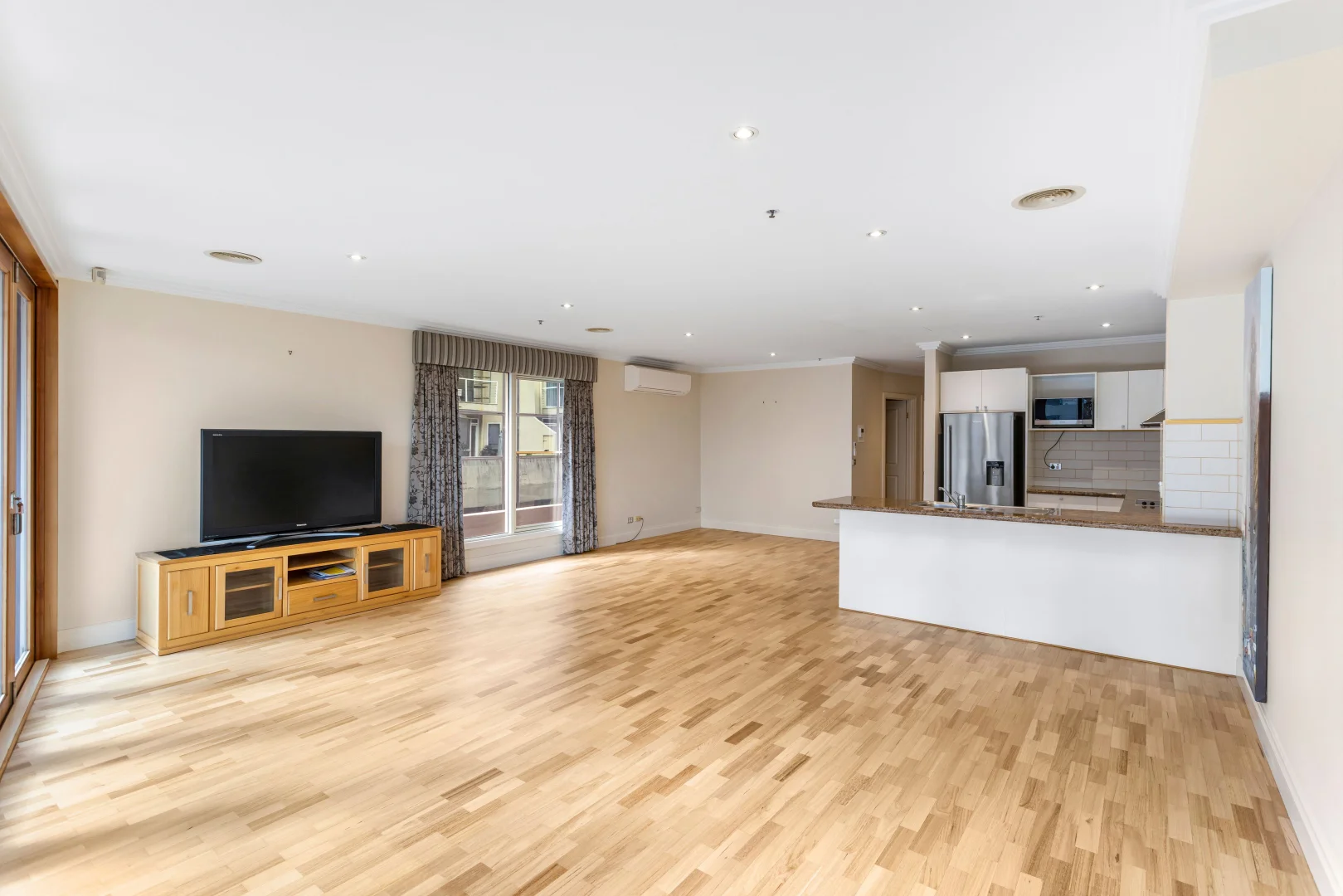 Additional image 3 of 1103/471 Little Bourke Street, Melbourne VIC 3000