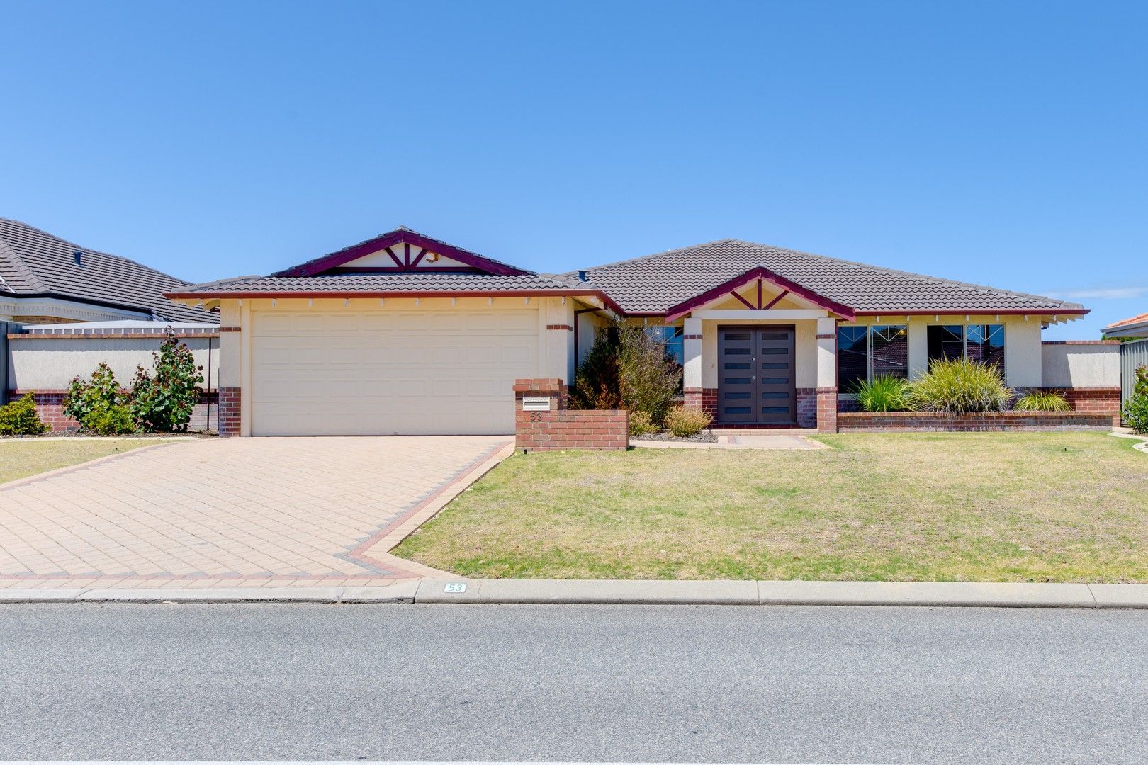 4 bedrooms House in 53 Secret Harbour Boulevard SECRET HARBOUR WA, 6173