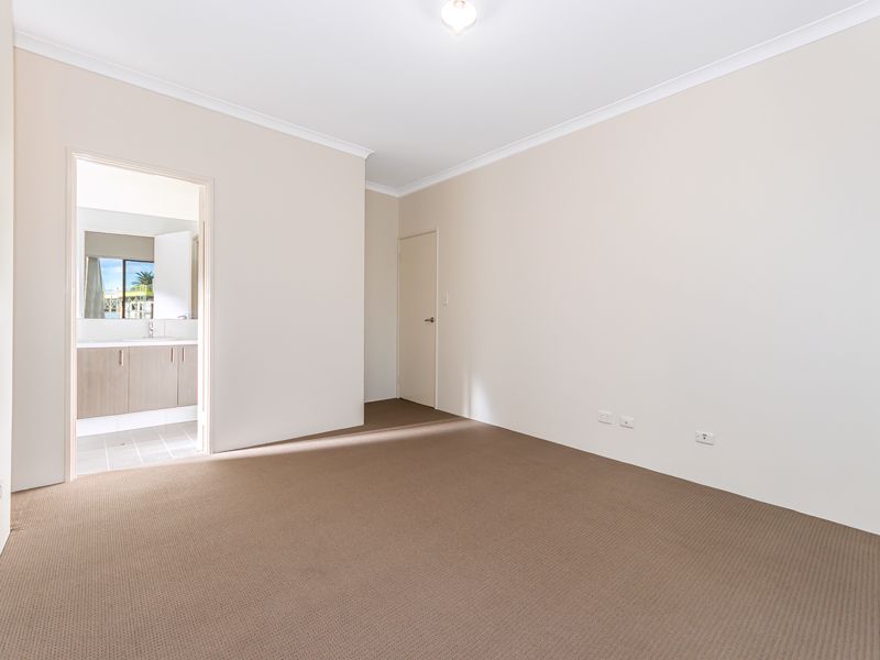 10 Crouch Place, Canning Vale WA 6155, Image 2