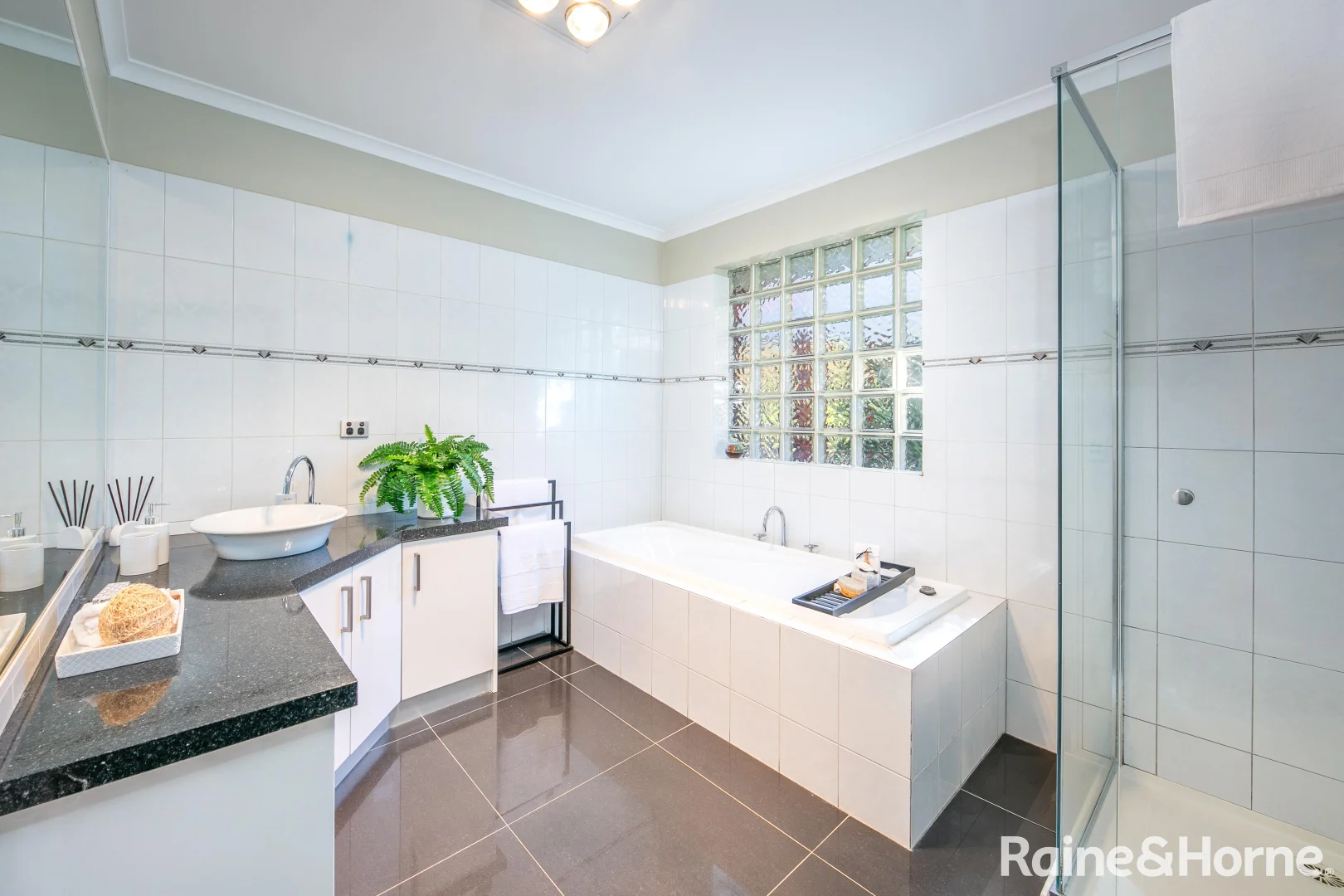 Additional image 18 of 56 Outawood Rise, Gisborne VIC 3437