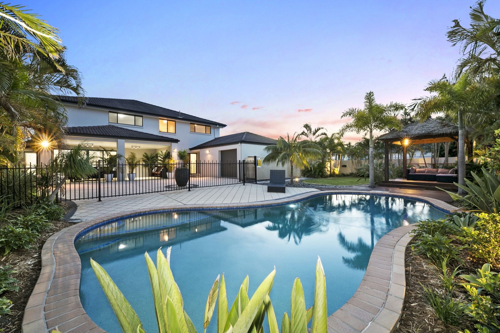 7 London Chase, Arundel QLD 4214, Image 0