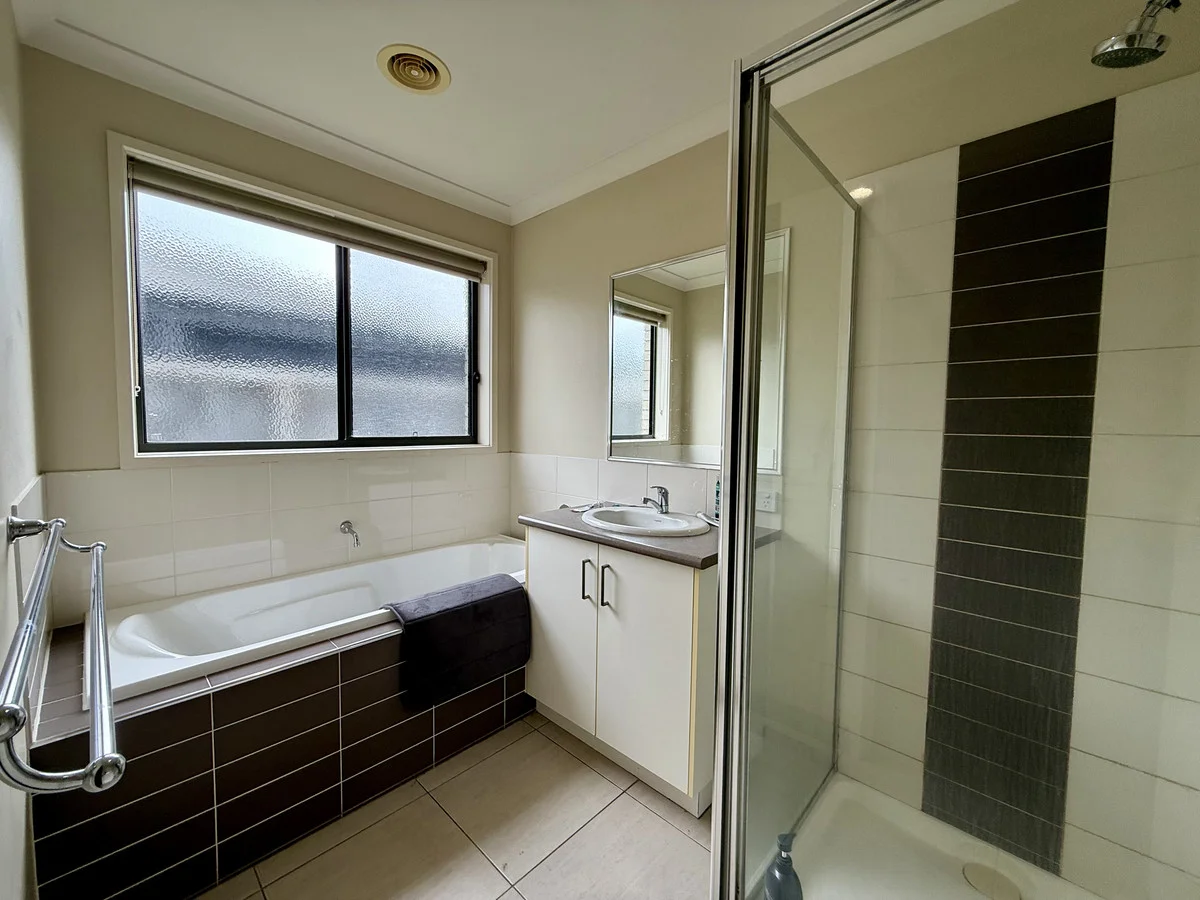 Additional image 9 of 100 Hammersmith Circuit, Traralgon VIC 3844