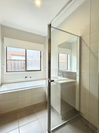 Additional image 17 of 102 Evesham Drive, Point Cook VIC 3030