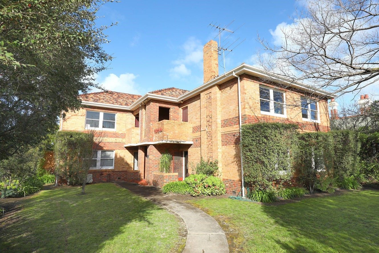 2 bedrooms Apartment / Unit / Flat in 4/57 Holmes Road MOONEE PONDS VIC, 3039