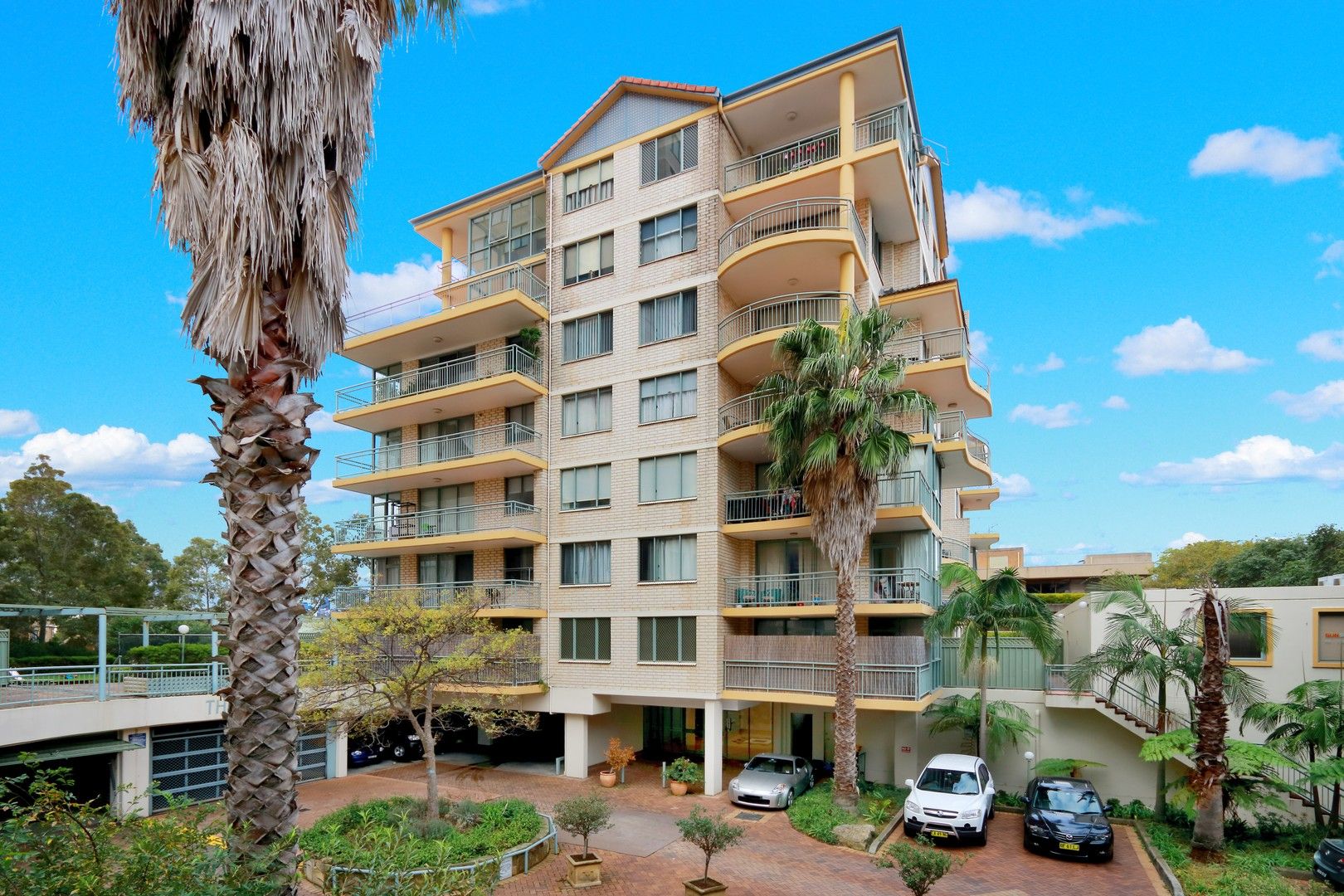 4 bedrooms Apartment / Unit / Flat in 130/438 Forest Road HURSTVILLE NSW, 2220