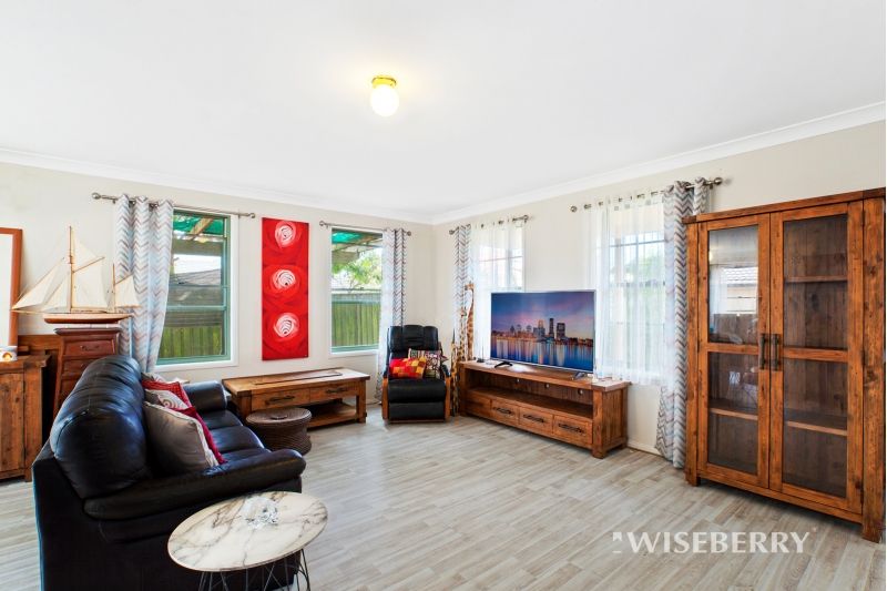 2/33 Crowe Street, Lake Haven NSW 2263, Image 2