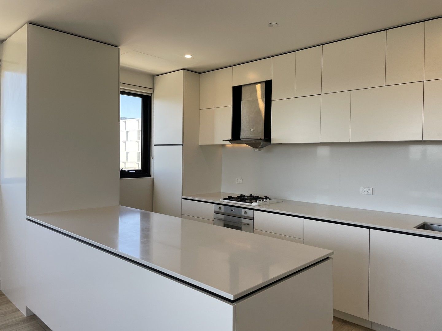 2 bedrooms Apartment / Unit / Flat in 605/2-4 Elland Avenue BOX HILL VIC, 3128