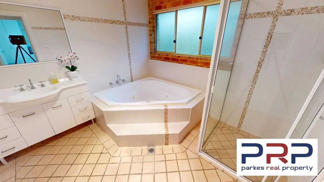 Additional image 19 of 8 Arana Place, Parkes NSW 2870