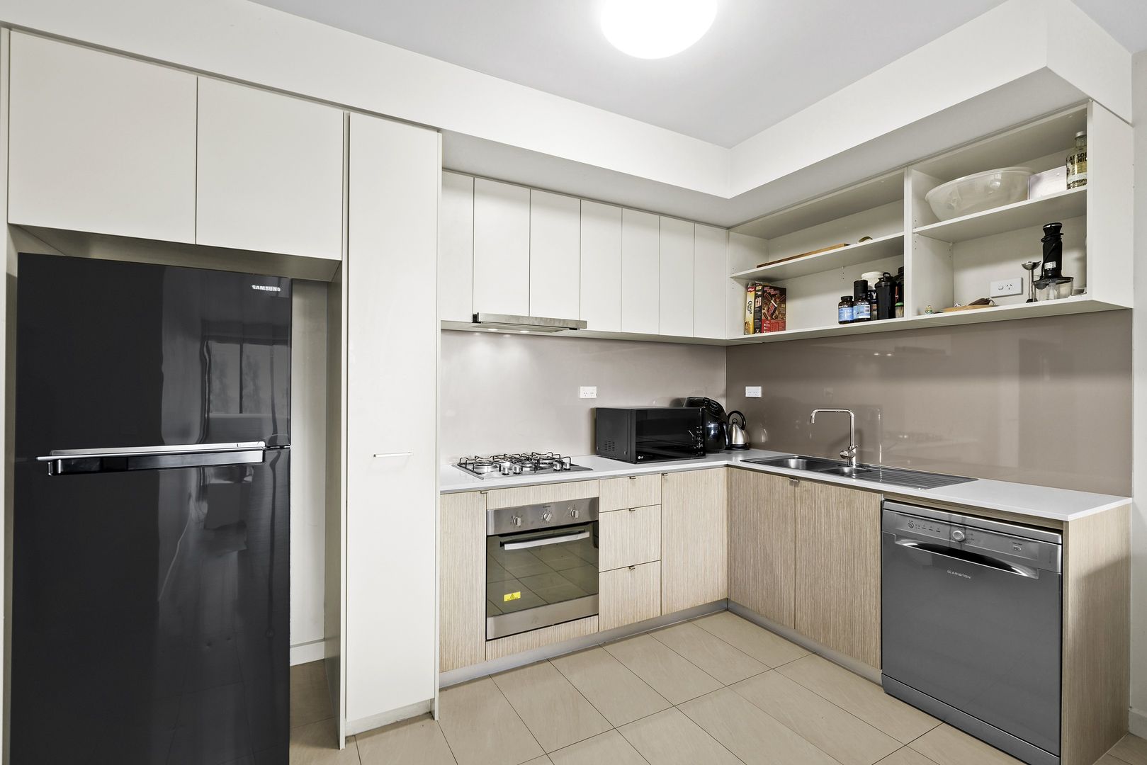 27/2 Monckton Place, Caroline Springs VIC 3023, Image 1