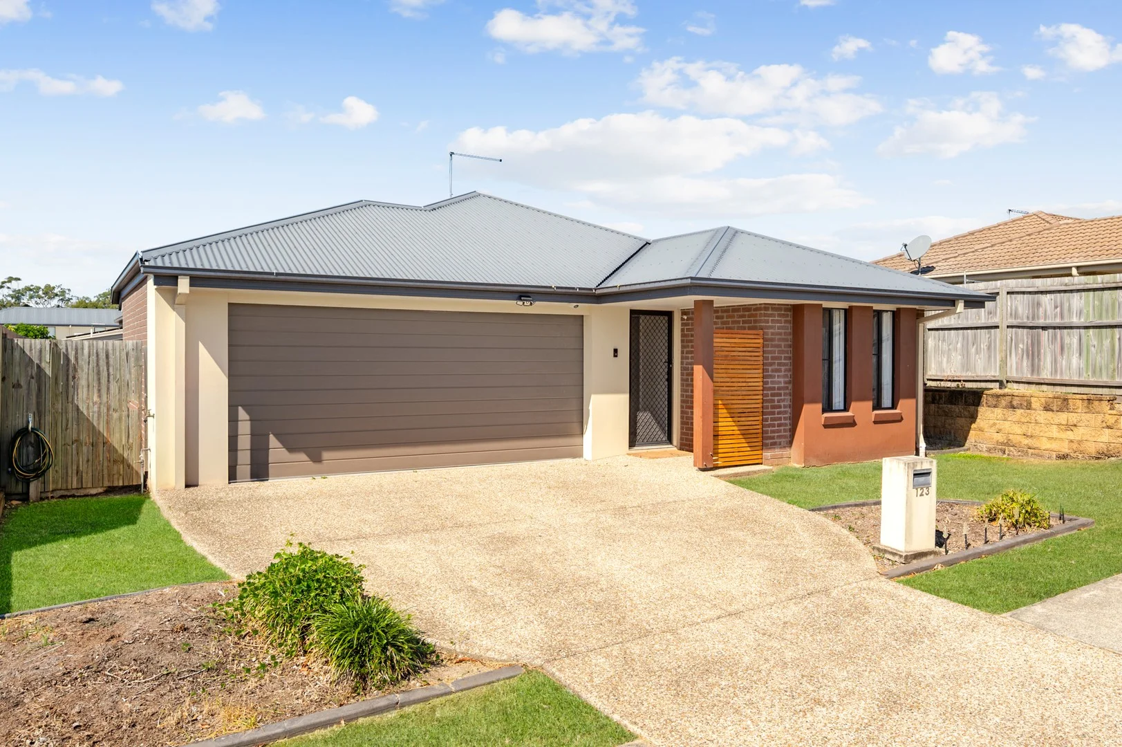 123 Dixon Drive, Pimpama QLD 4209