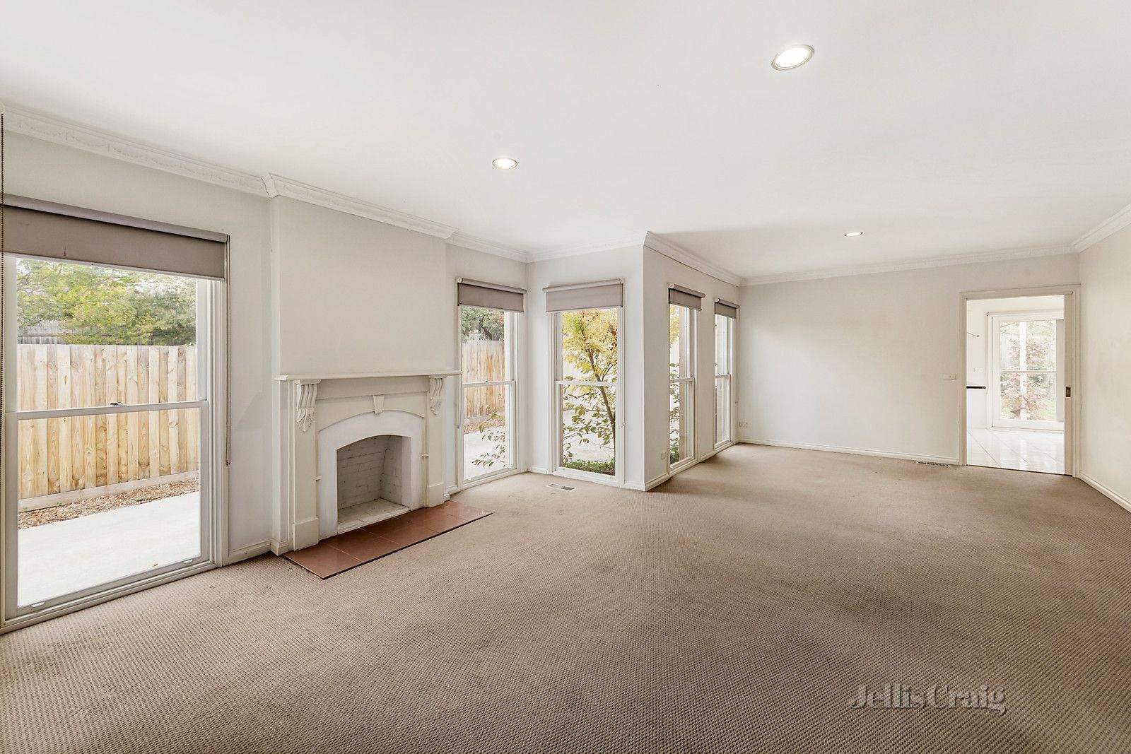 2/5 The Rialto West, Malvern East VIC 3145, Image 2