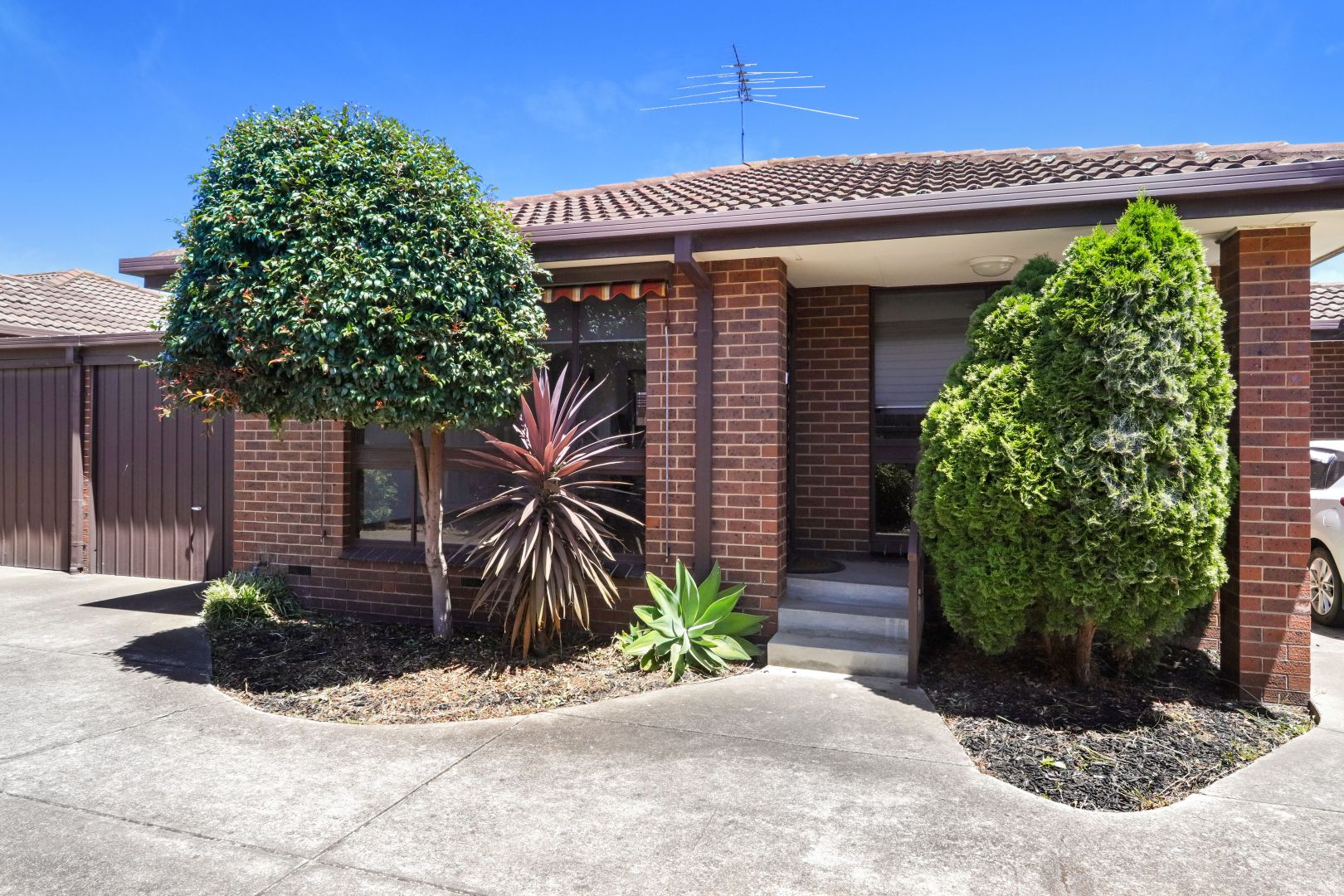 2/667 Barkly Street, West Footscray Property History & Address