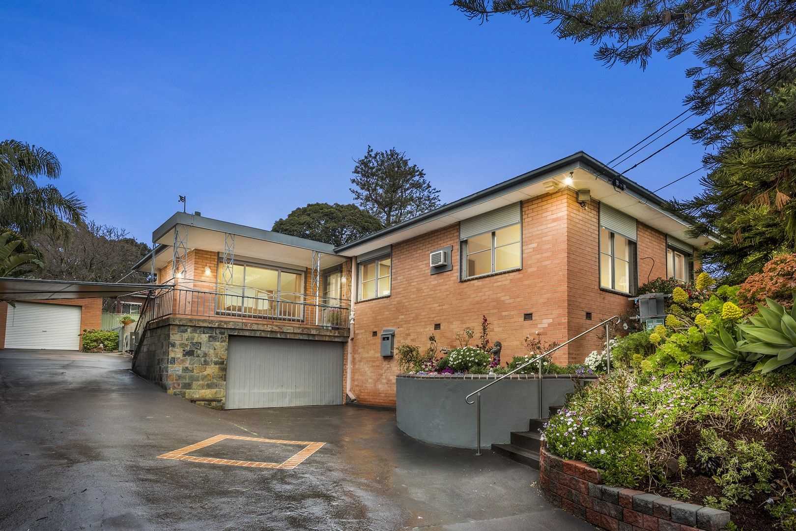2 Mayfield Drive, Mount Waverley VIC 3149, Image 0
