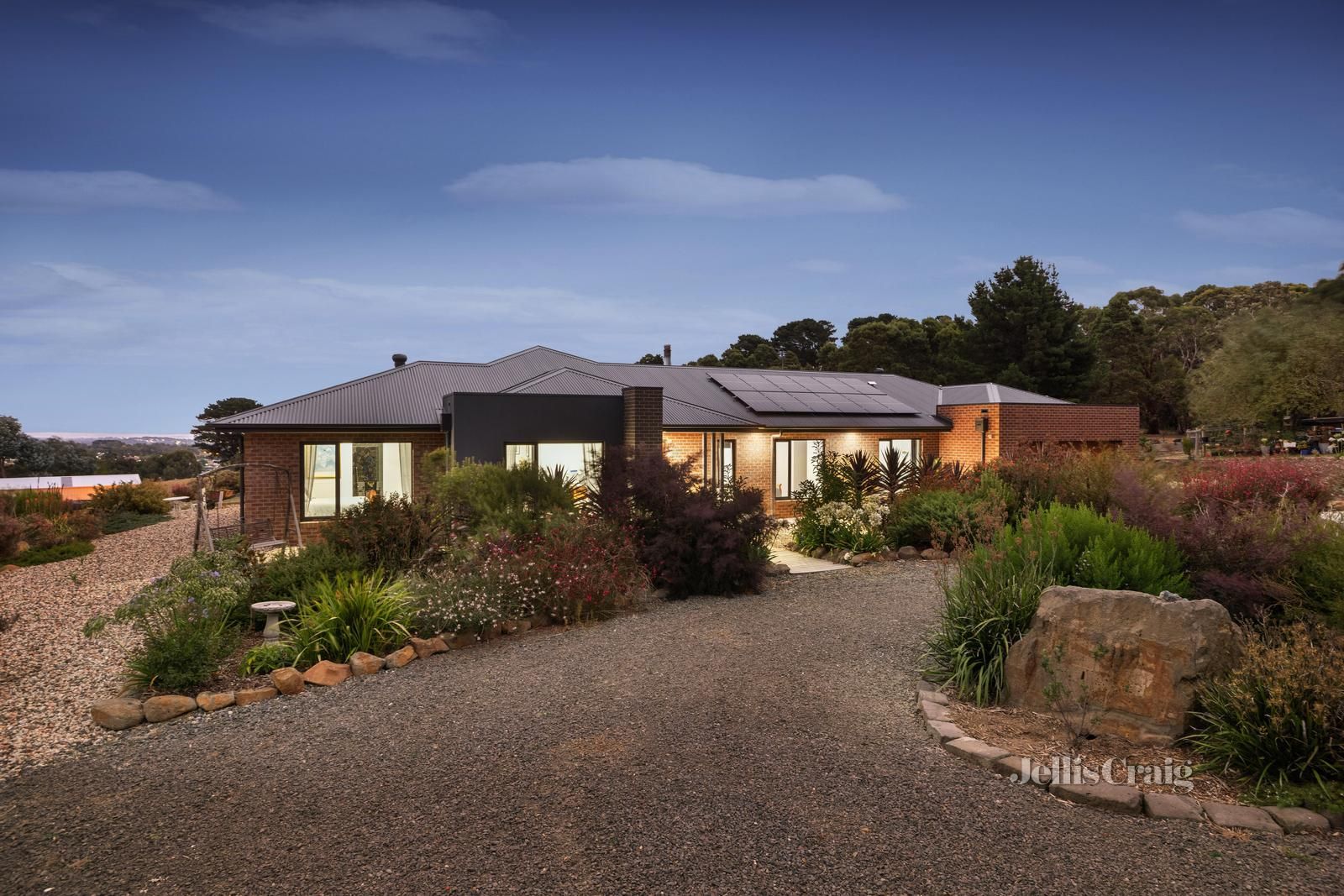 203 Hillview Road, Brown Hill VIC 3350, Image 2