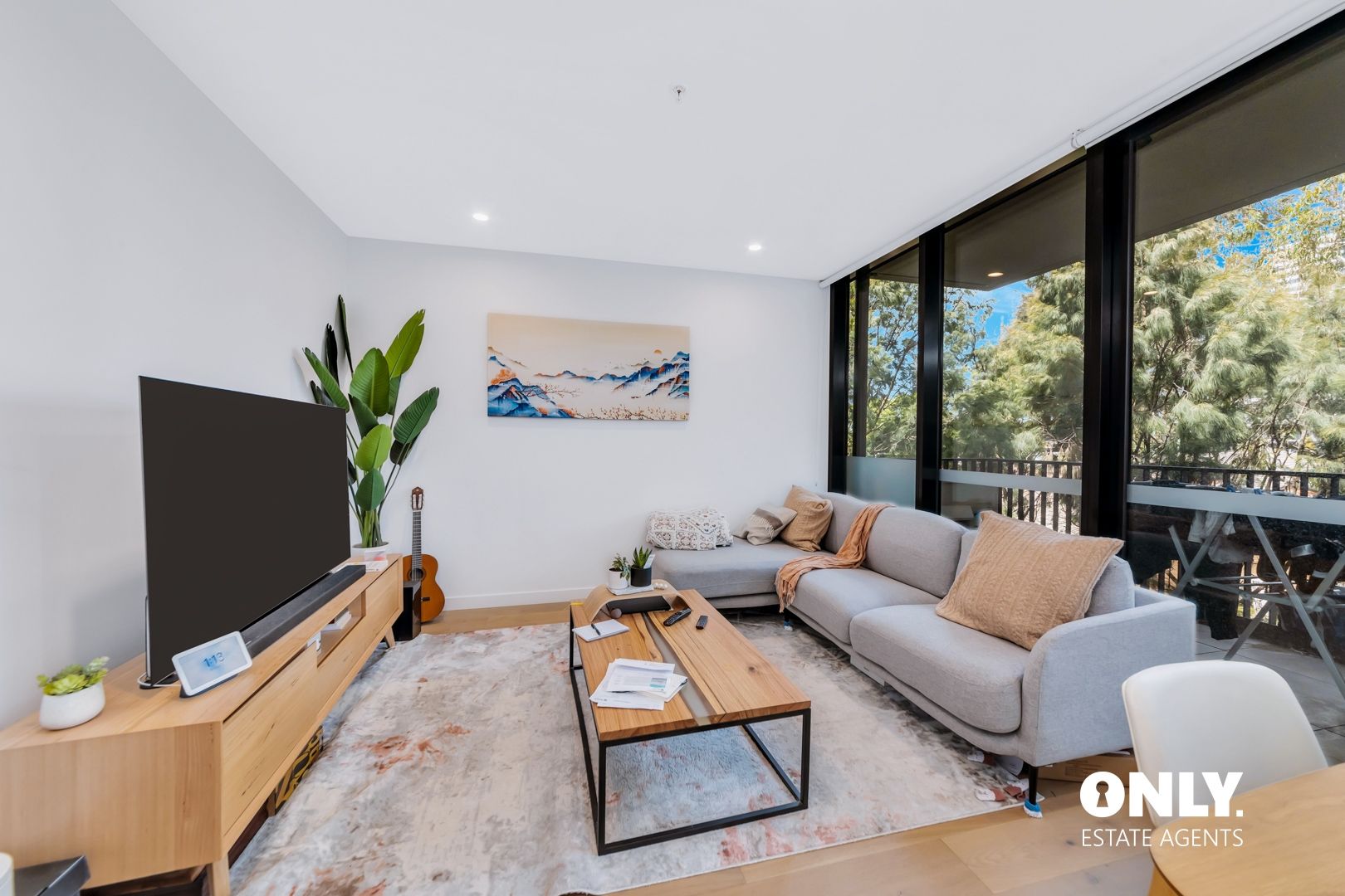 201/17 Arnold Street, Box Hill VIC 3128, Image 2