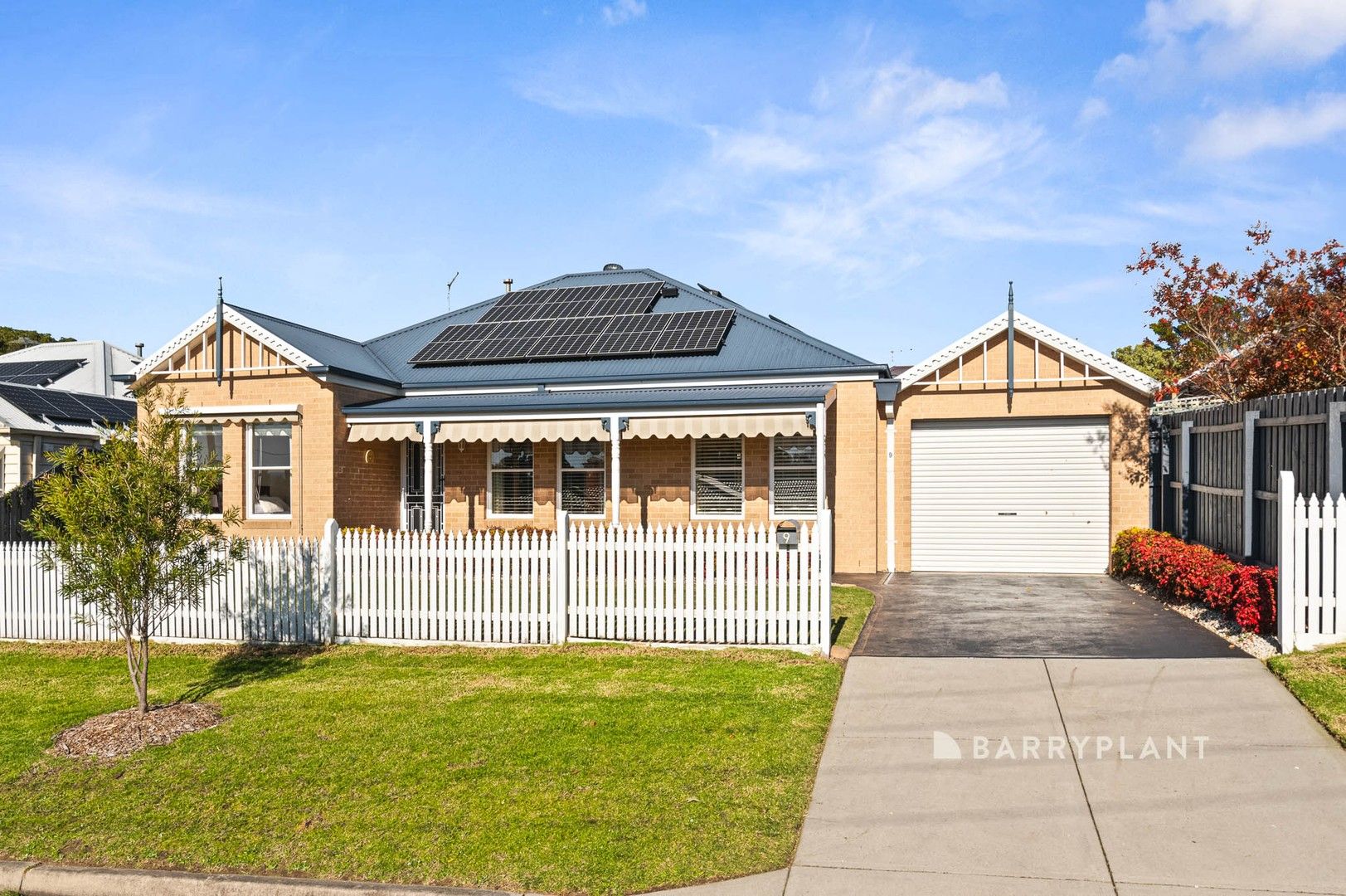 3 bedrooms House in 9 Elrona Court PAKENHAM VIC, 3810