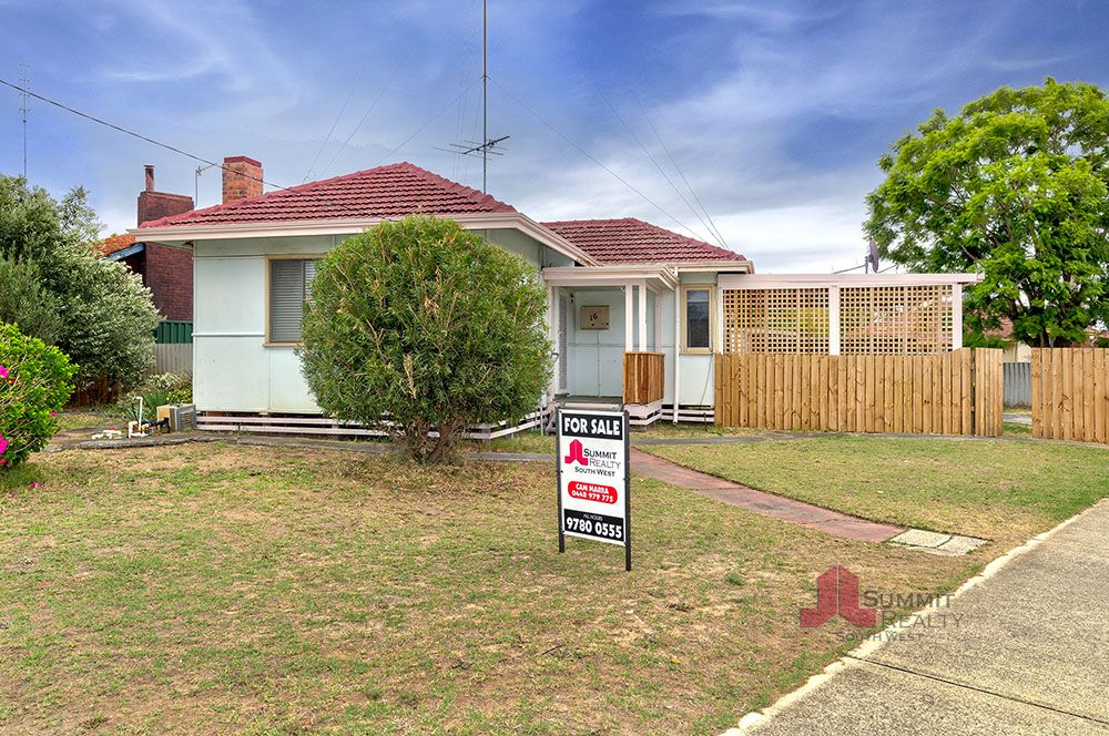 3 bedrooms House in 16 Dyinda Street CAREY PARK WA, 6230