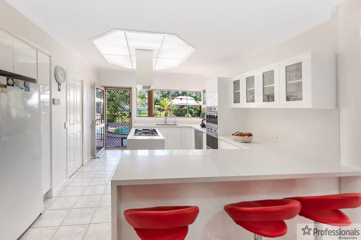 5 bedrooms House in 397-401 Hinkler Drive WORONGARY QLD, 4213