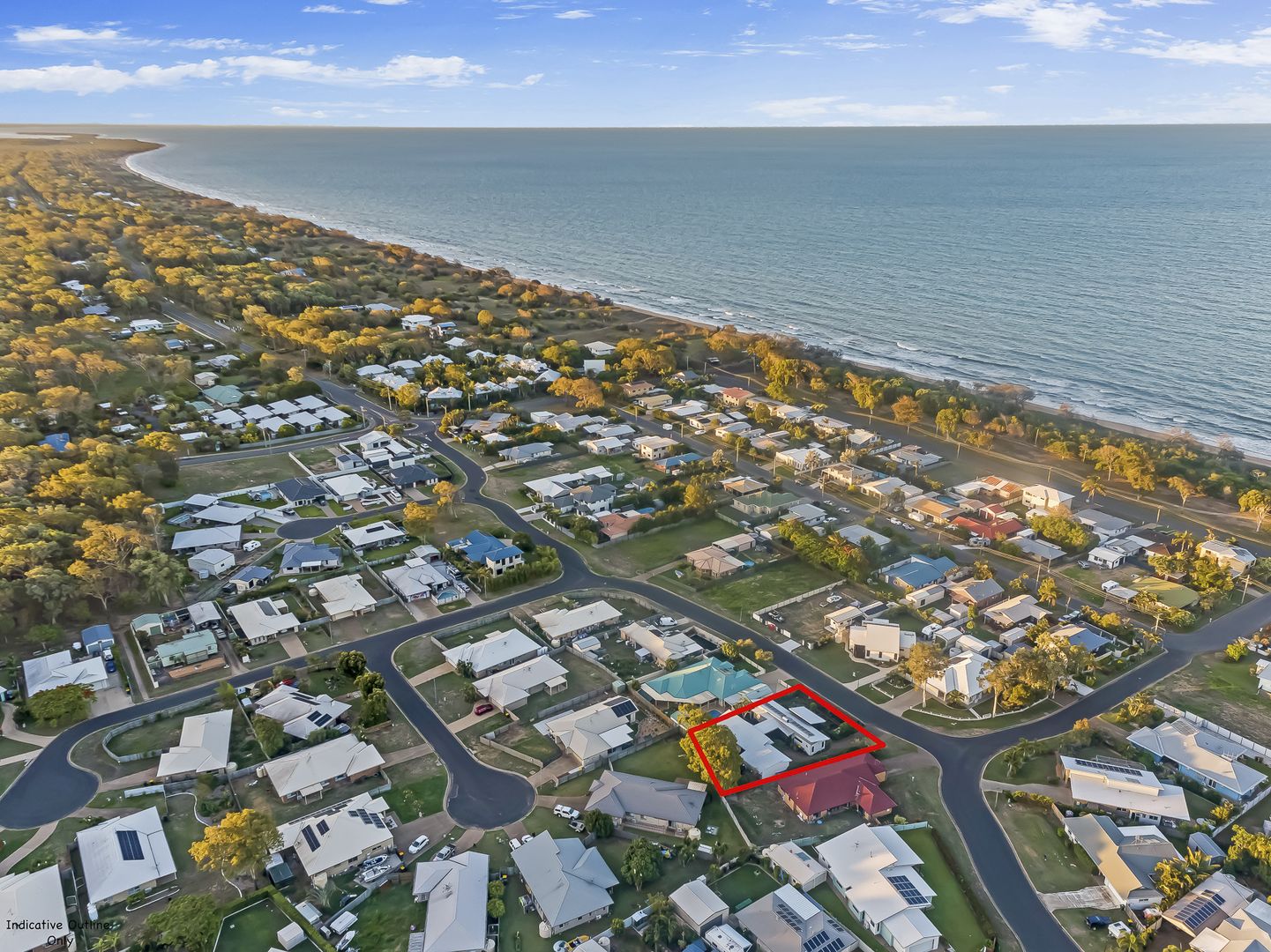 35 Acacia St, Moore Park Beach QLD 4670, Image 2