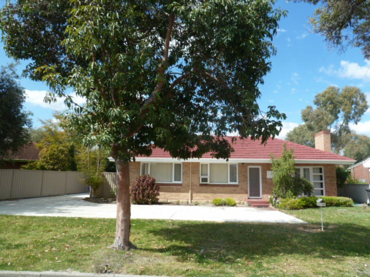 3 bedrooms House in 10 Berehaven Avenue THORNLIE WA, 6108