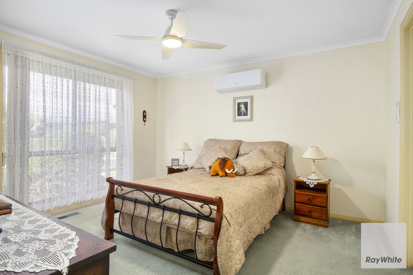 2/7 Buckingham Street, Sydenham VIC 3037, Image 2